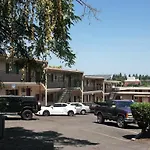 Portland Value Inn & Suites