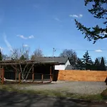 Hilltop Hideaway, Pacific Northwest Charm & Luxury