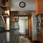 Hilltop Hideaway, Pacific Northwest Charm & Luxury