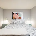 Stay Portland Collection - Lovely Location, 4 Bedroom Pearl Apt, Sleeps 8