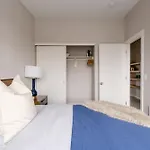 Retro Modern 2-Bedroom With 90 Walkscore