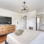 Stay Portland Collection - Super Studio In Brooklyn