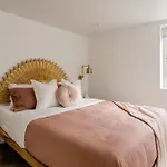 Stay Portland - Budget-Friendly Basement Hideaway - 91 Walkscore