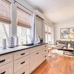 Stay Portland - The Etourdissante Suite - Forest Park & Local Eats
