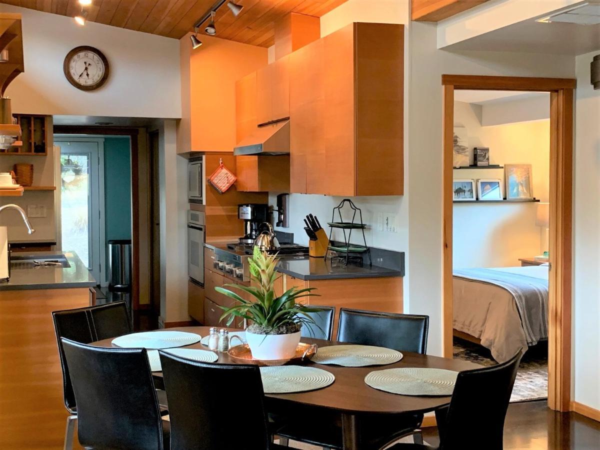 Hilltop Hideaway, Pacific Northwest Charm & Luxury Holiday home *