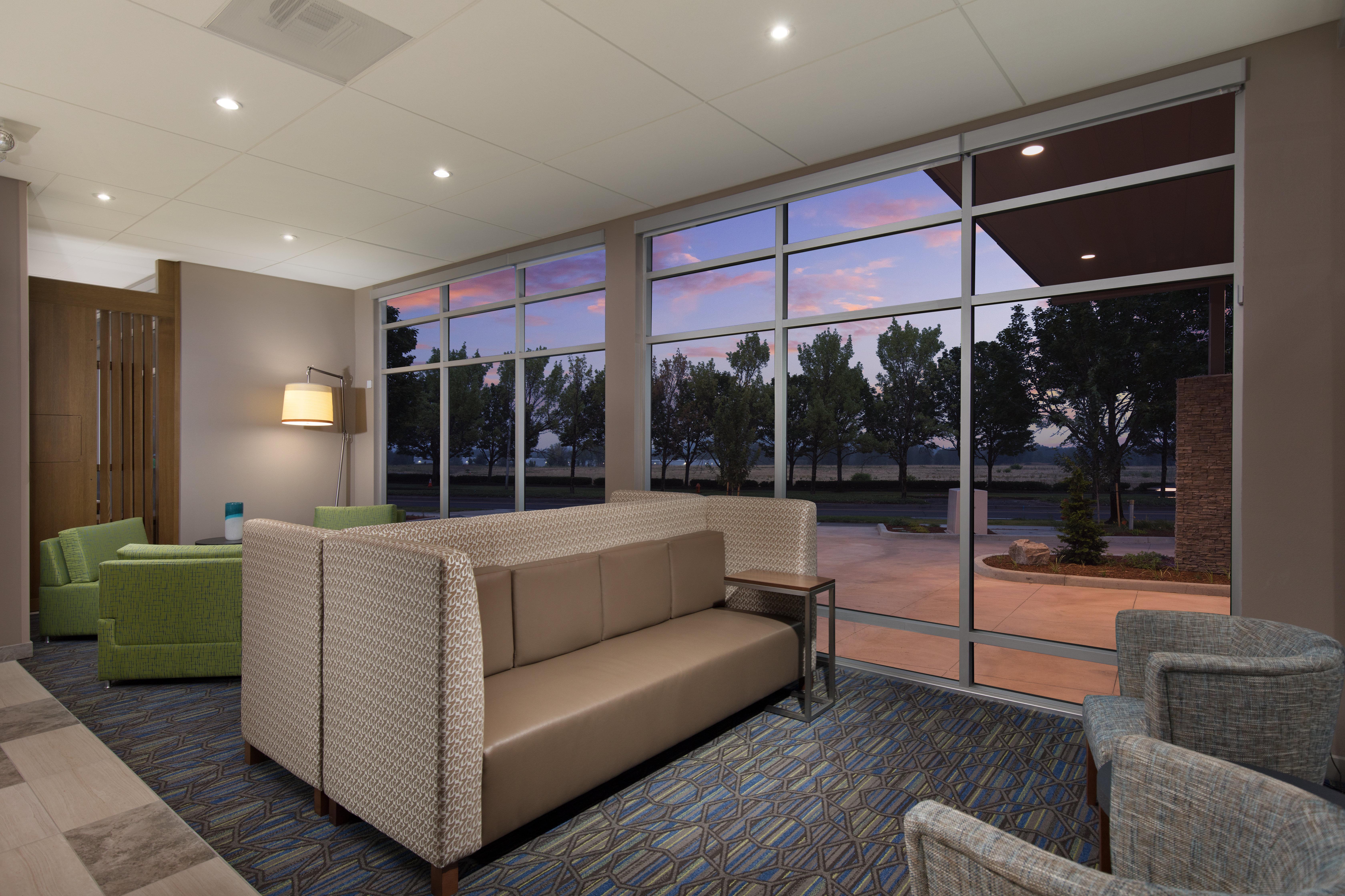 Express & - Airport - Cascade Stn By Ihg 3* Portland