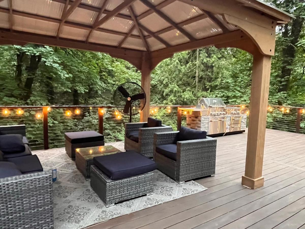 Serene Oasis Getaway With Sauna And A Swim Spa. Holiday home Portland