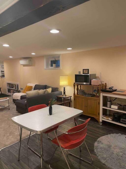 Apartamento Sweet Beech St Retreat-basement