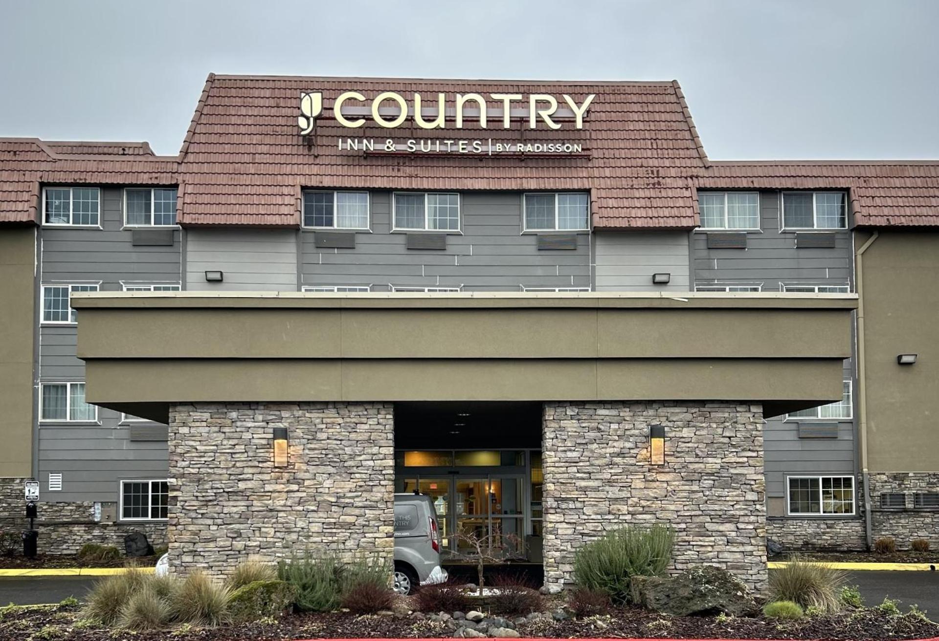 Hotel Country & By Radisson, Delta Park North 3*