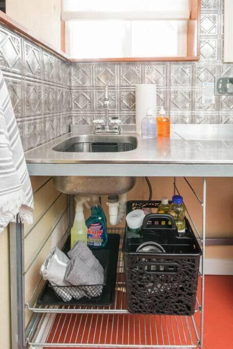 Apartment #stayinmydistrict Woodlawn Eclectic -walk To Dekum Portland