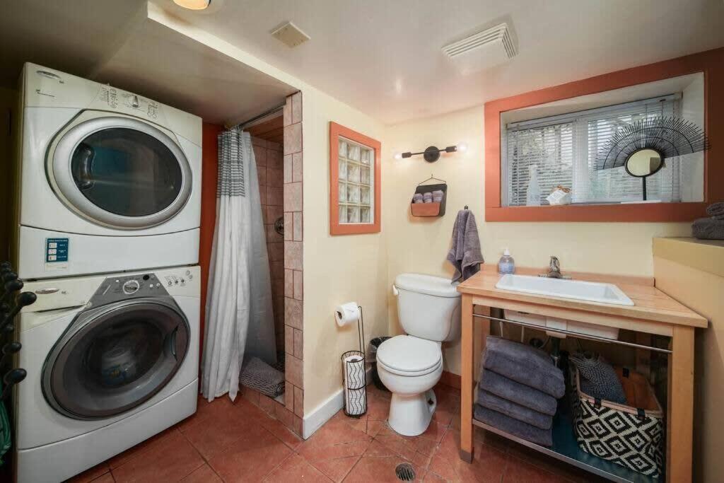 Apartment #stayinmydistrict Woodlawn Eclectic -walk To Dekum Portland