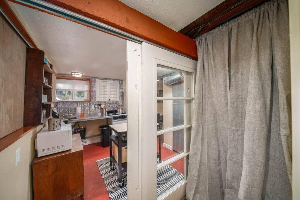 Apartment #stayinmydistrict Woodlawn Eclectic -walk To Dekum *