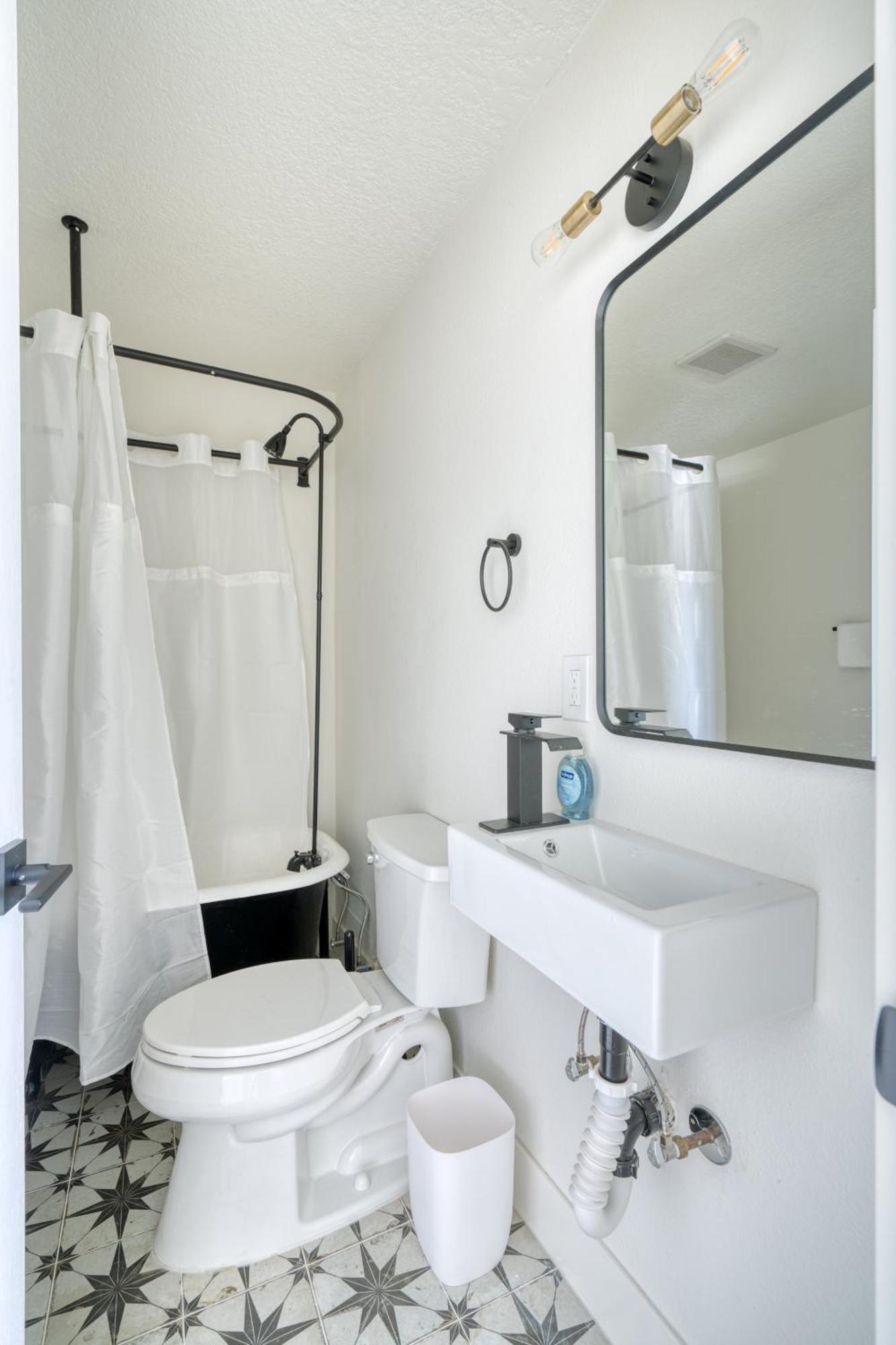 Collection - Super In Brooklyn Apartment *