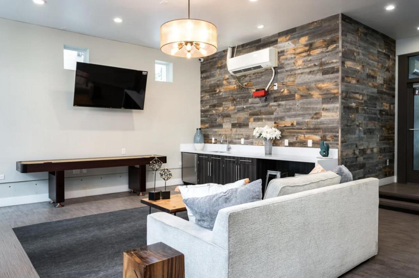 Landing At Pearl - In Northwest Apartment *