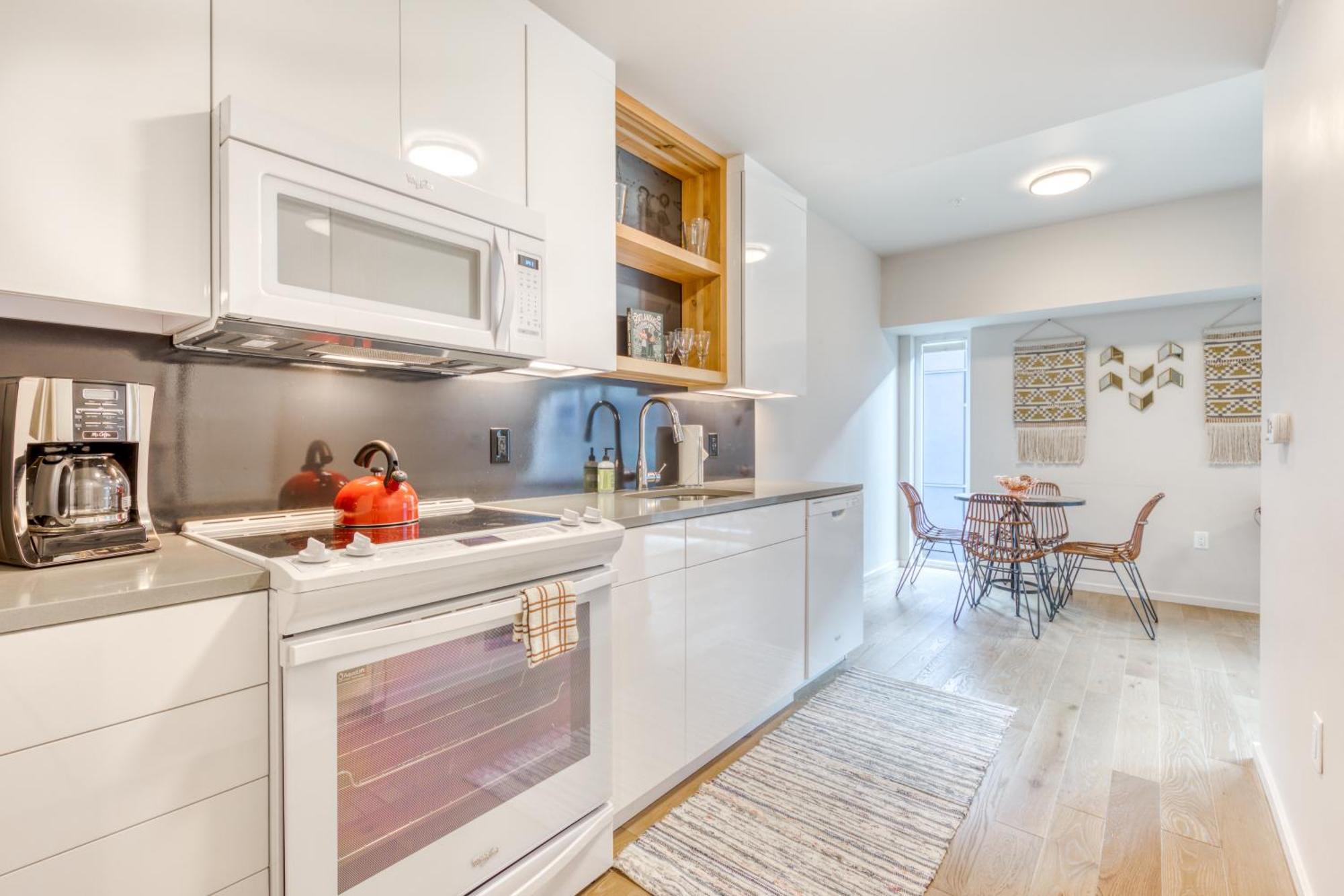 Q21 Apartment *