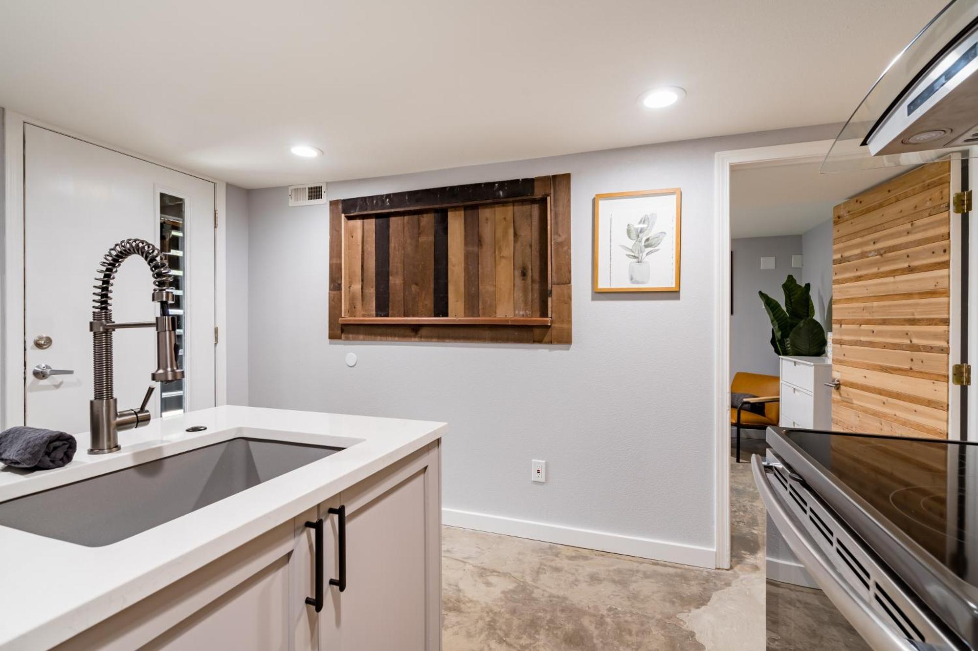 Holiday home Collection - Lovely Location, 4 Bedroom Pearl Apt, Sleeps 8