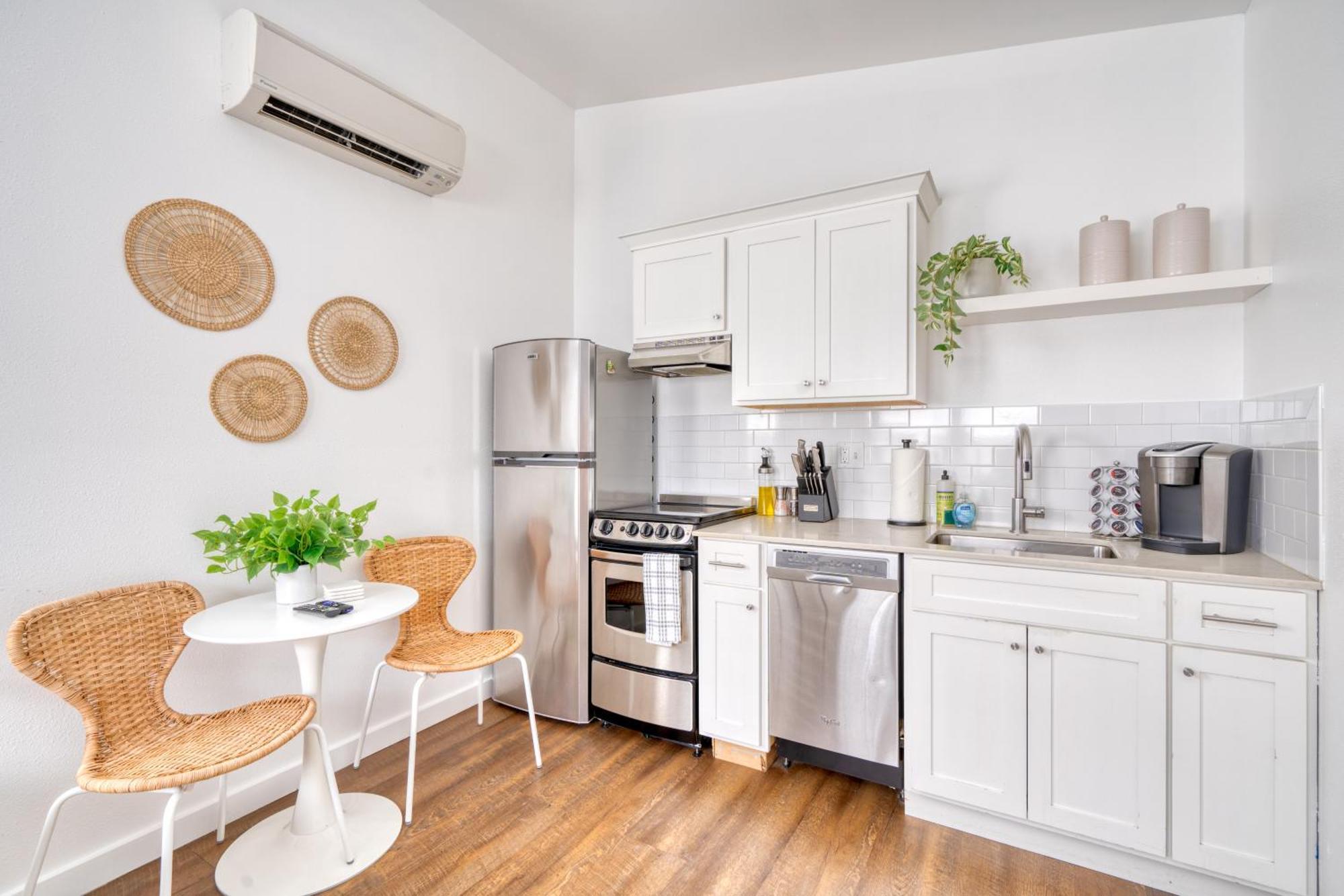 Collection - Vibes Getaway Near Burnside & Laurelhurst! * Portland
