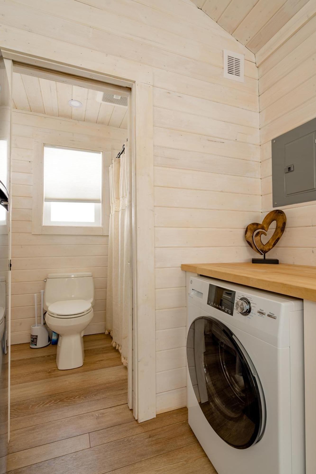 - The Tiny Oasis Steps To Local Coffee & Restaurants Apartment