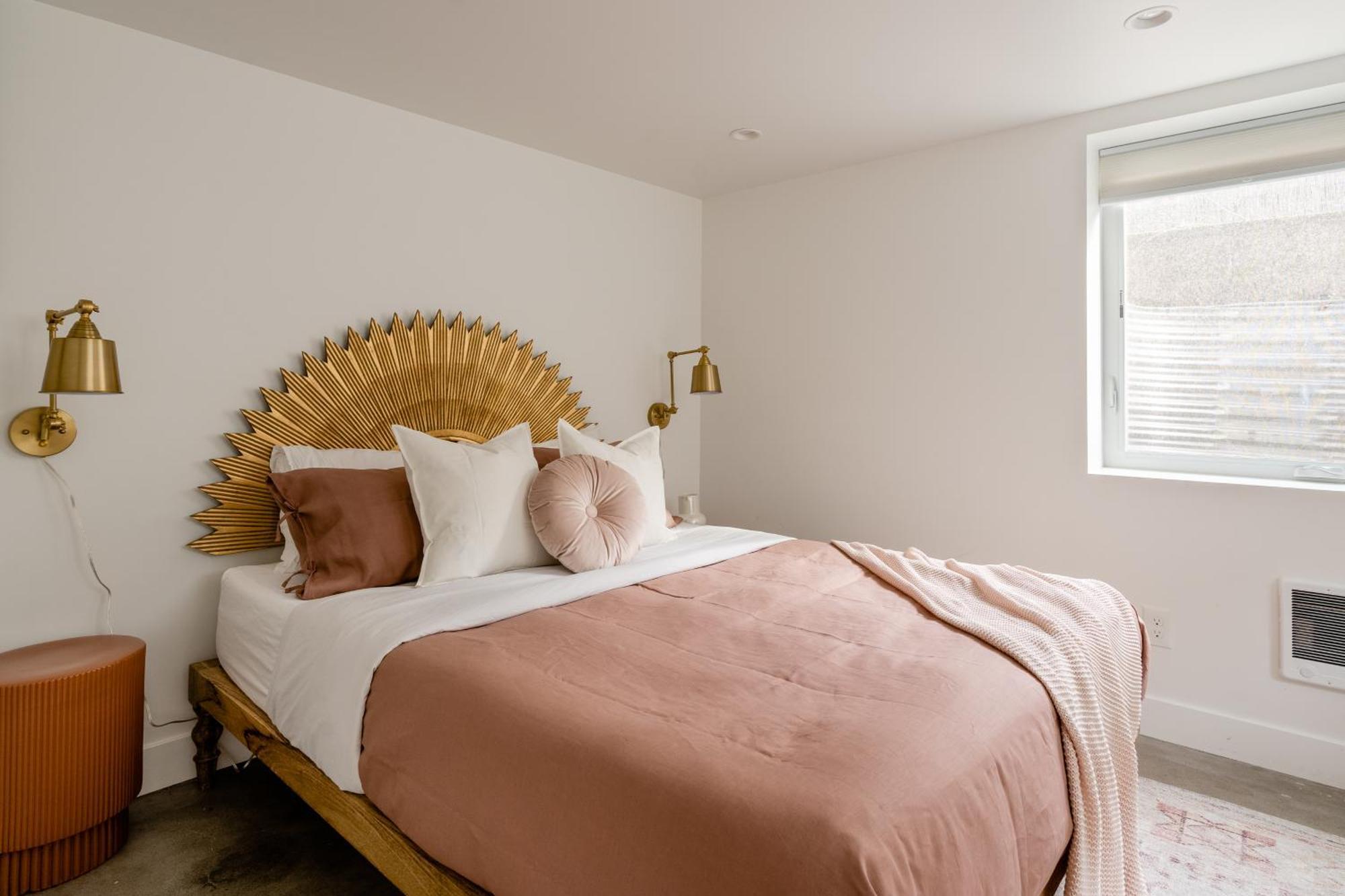 - Budget-friendly Basement Hideaway - 91 Walkscore Apartment