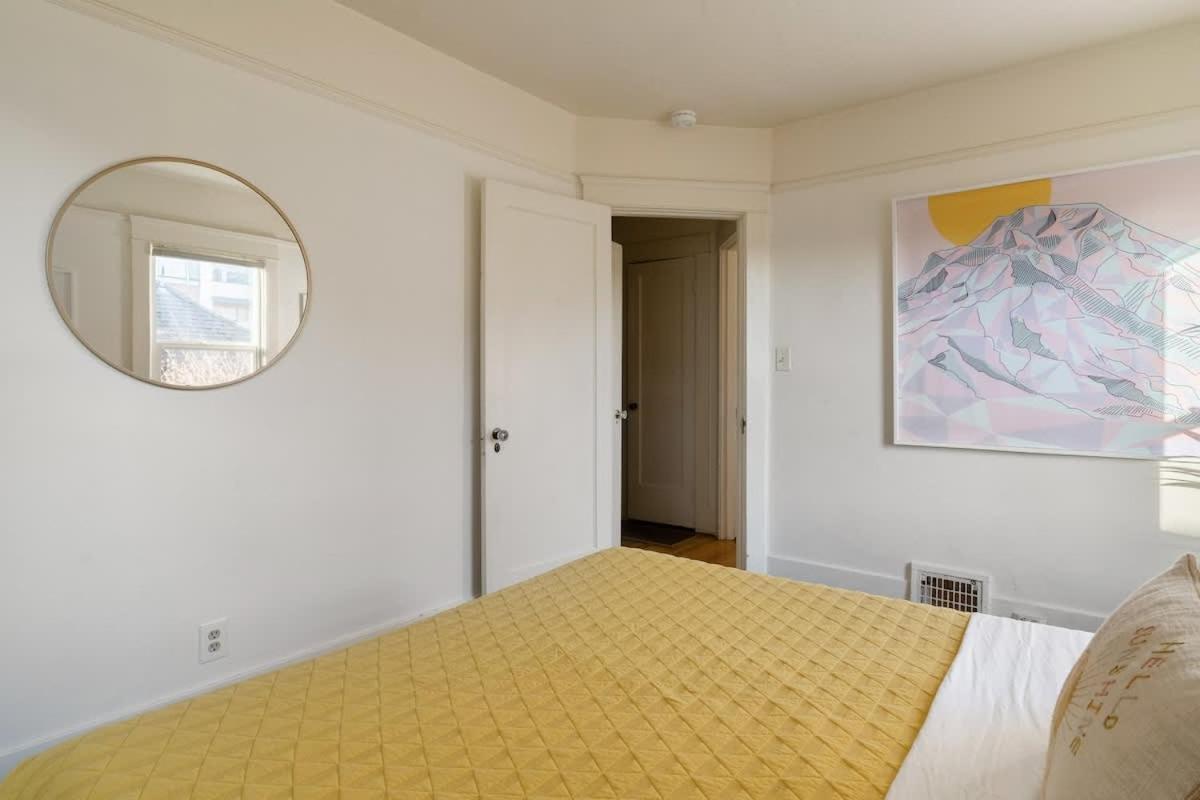 - Heartofbuckman Midcentury Dream 86 Walkscore 3br Holiday home