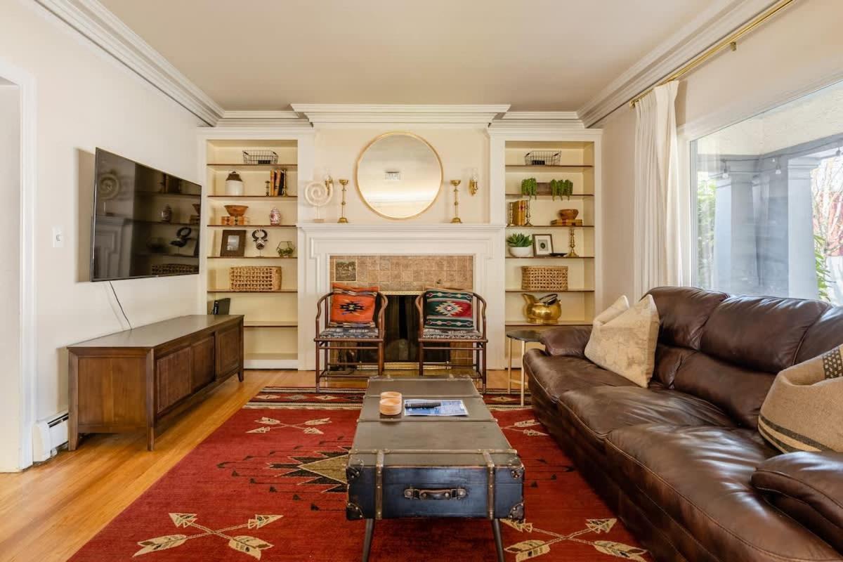 Holiday home - 1923 Belmont House Of Antiques - Coffee & Brunch *