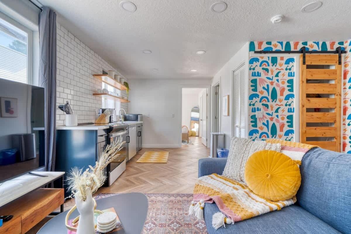 - The Perfect Flat - Vintage Shops & Reed College Portland