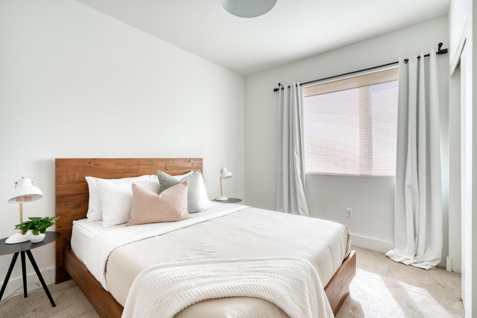 - Stylish Luxe N Williams & Alberta Districts *