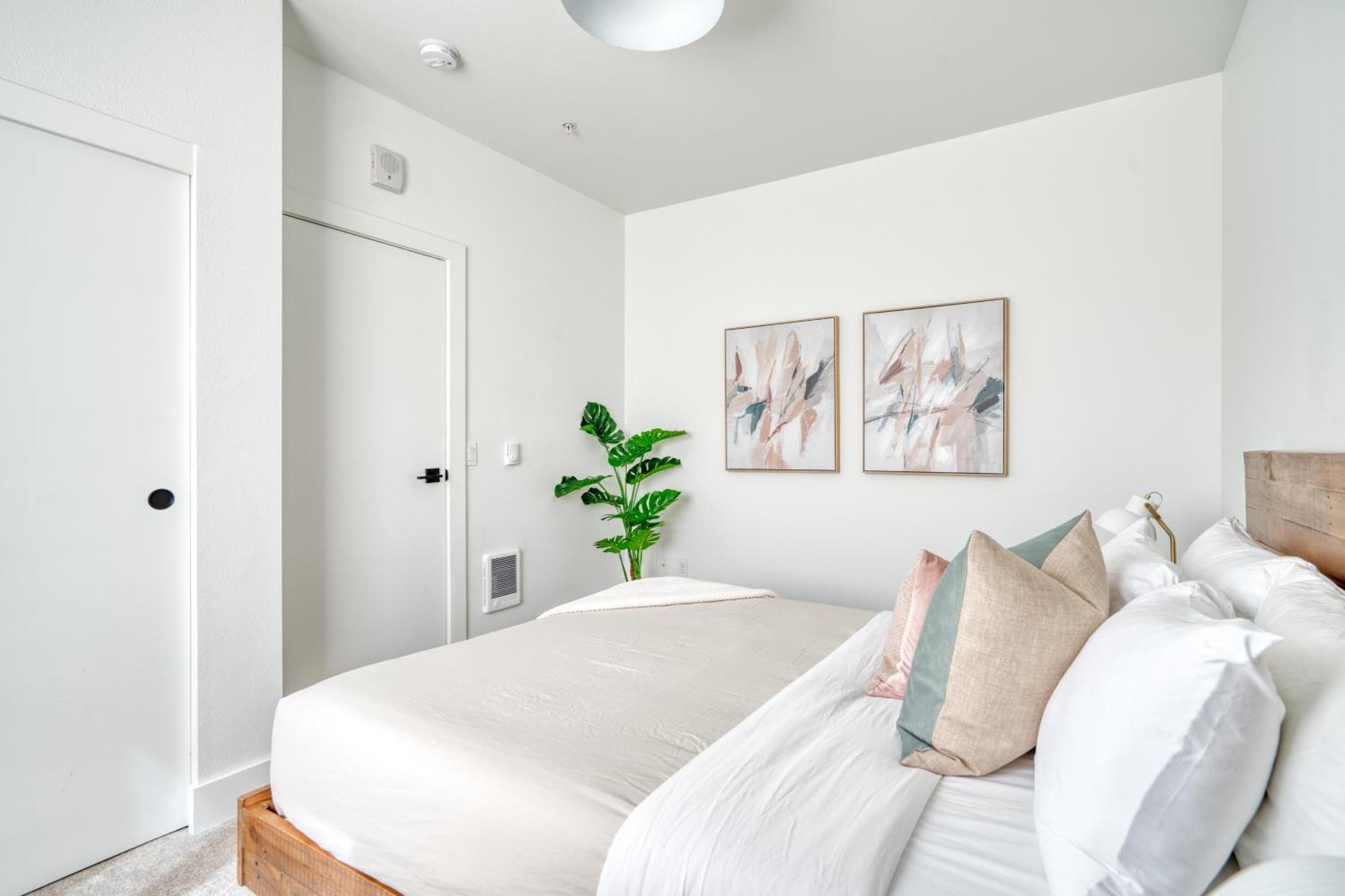 - Stylish Luxe N Williams & Alberta Districts Apartment *