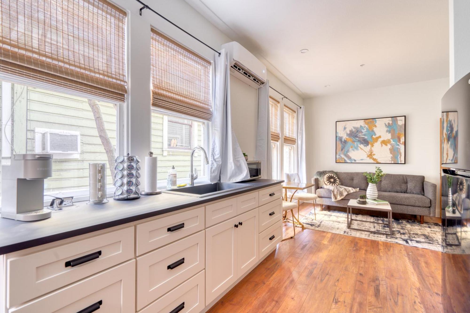 - The Etourdissante - Forest Park & Local Eats Apartment