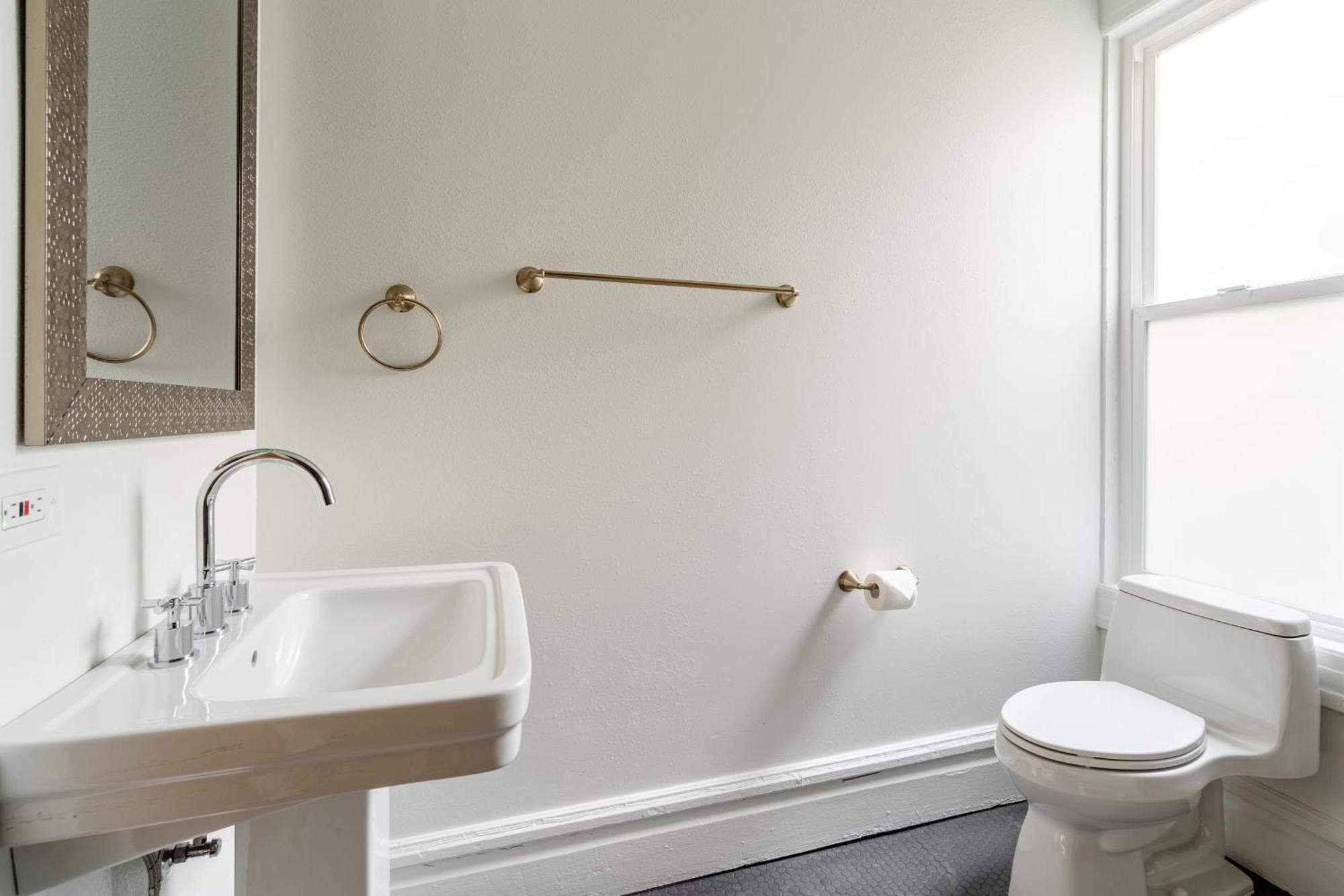 - The Retrouvailles Suite- Espresso & Craft Brews Apartment Portland