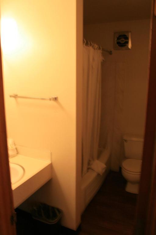 Motel Value & 2*