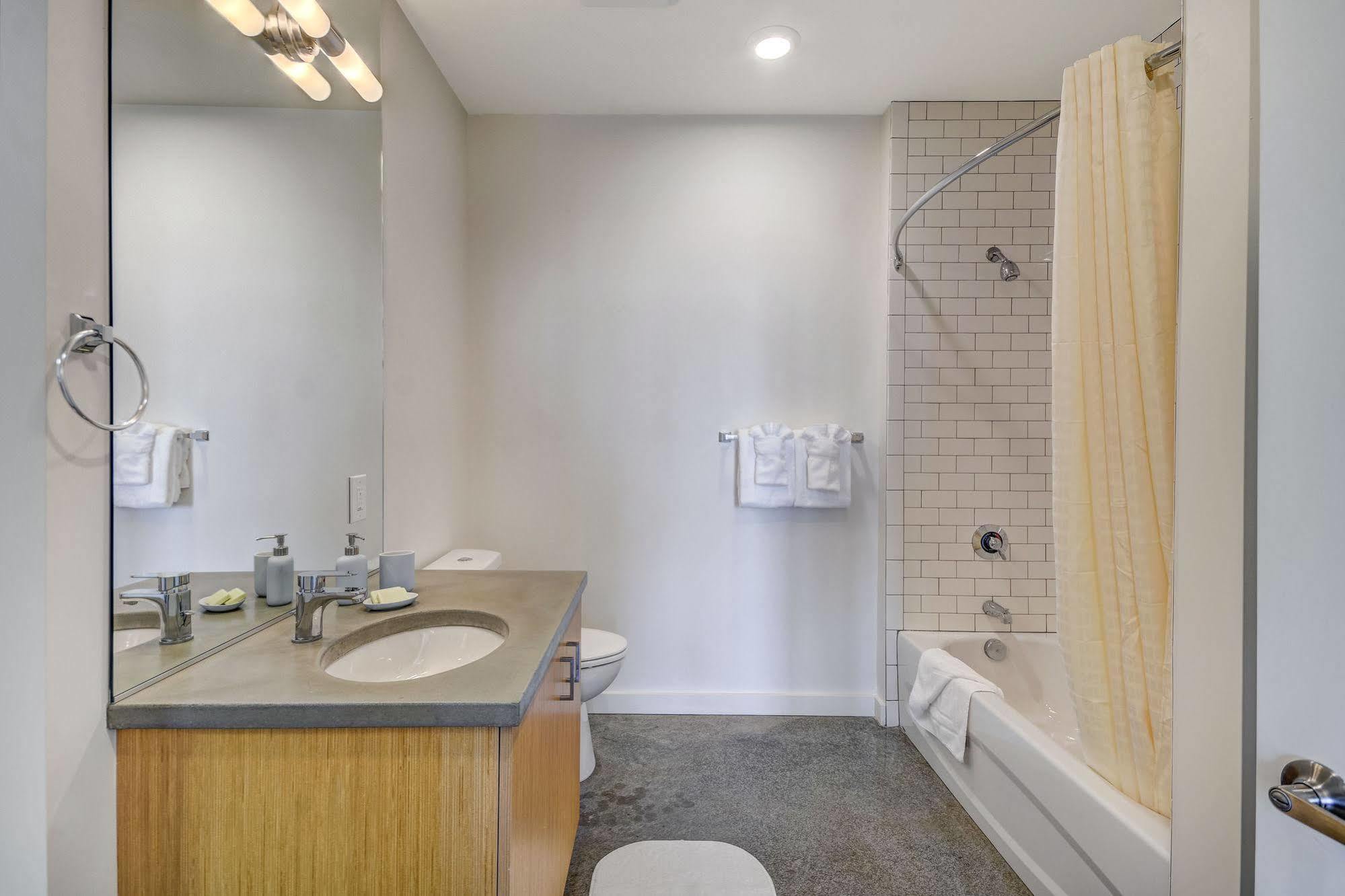 Oakwood Pearl District Apartment
