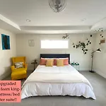 Amorcito De Jenny - Shared House