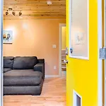 Portland Urban Lodge, Quiet, Walkable, Near