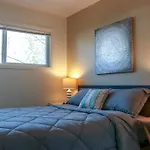 Charming Entire House + Parking