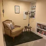 Sweet Beech St Retreat-Basement Apt