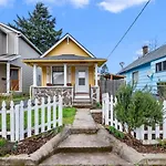 Charming 1909 St Johns Bungalow