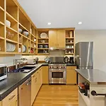 The Slabtown Loft - Local Coffee Shops, Eateries, Walkable