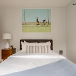 Stay Portland - Portland Classic - Parks, Eateries & Local Shops