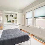 Stay Portland Collection - Pdx Art Deco Lounge - Local Eateries, Bars & Shops