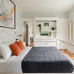 Stay Portland Collection - Pdx Art Deco Lounge - Local Eateries, Bars & Shops