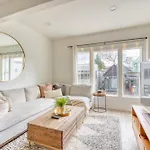 Stay Portland Collection - Perfect Portland Farmhouse Loft - Breweries & Bars