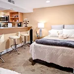 Stay Portland Collection - Private Underground Getaway - 92 Walkscore