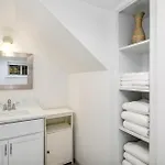 Stay Portland Collection - The Fantastic Fargo Flat - Irving Park Oasis