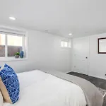 Stay Portland Collection - The Fantastic Fargo Flat - Irving Park Oasis