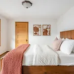Stay Portland Collection - Preserved 1907 Classic Craftsman - 92 Walkscore