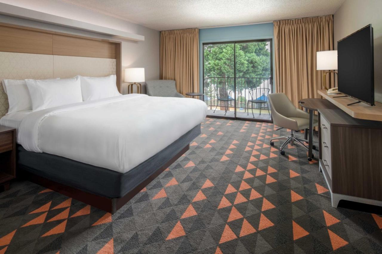 - Columbia Riverfront By Ihg 3*