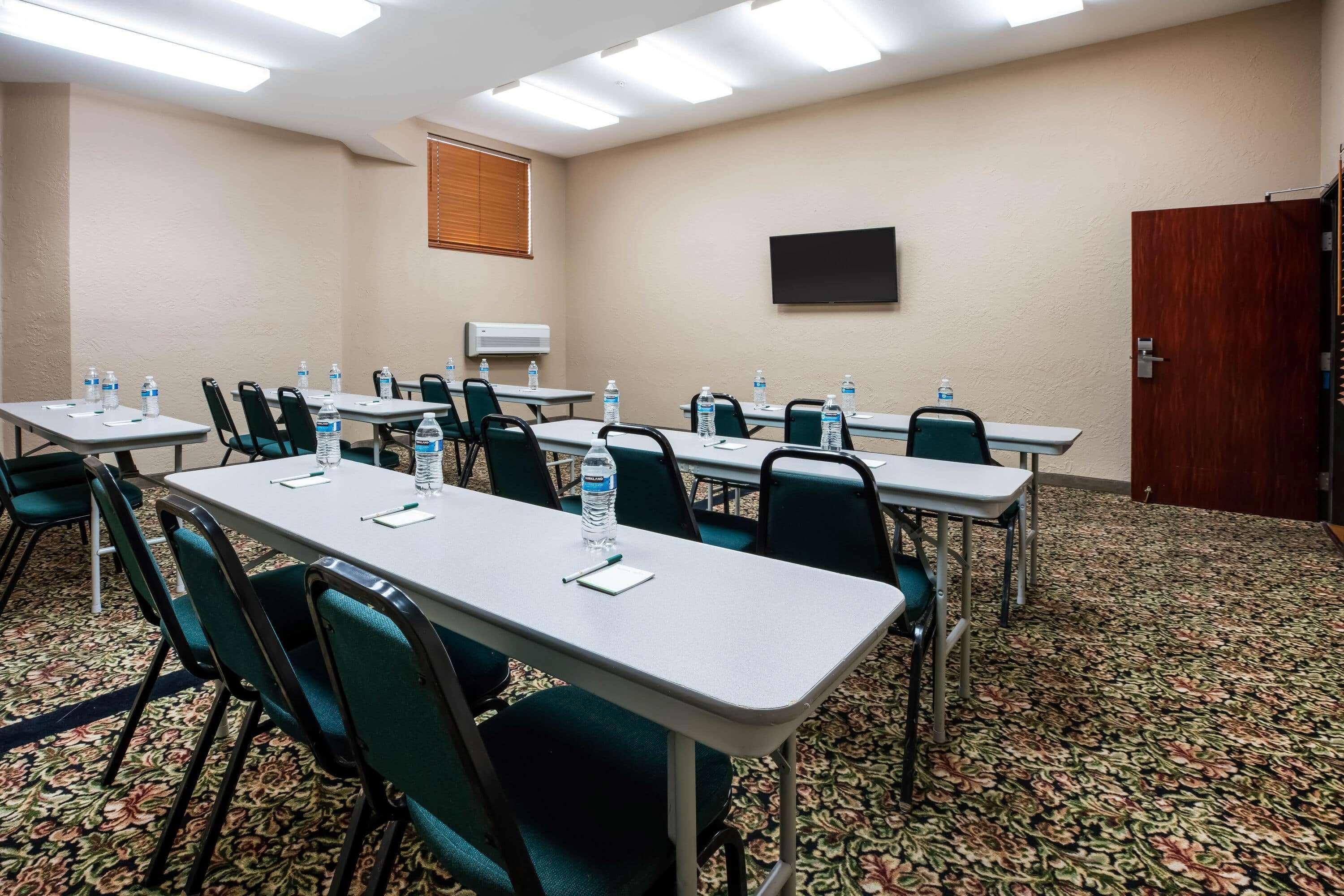 Hotel La Quinta By Wyndham Airport 3*