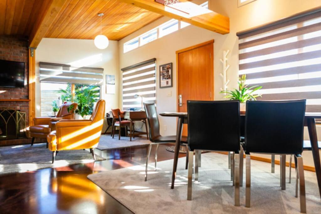 Hilltop Hideaway, Pacific Northwest Charm & Luxury Holiday home *