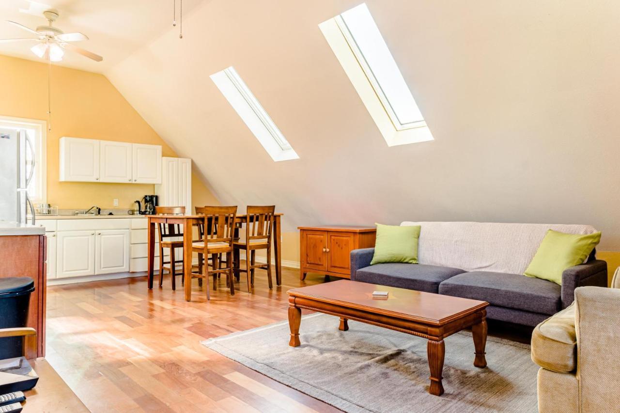 Urban Lodge, Quiet, Walkable, Near *